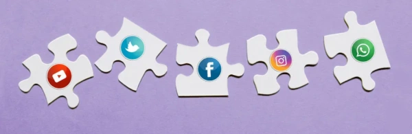 puzzle z ikonami social mediów