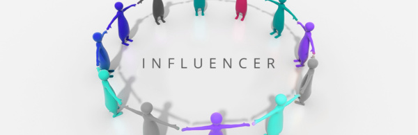 krąg postaci, w środku napis influencer