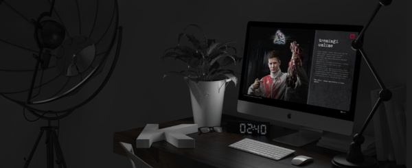 biuro z monitorem z otwartą stroną internetową Sport Gang Polska