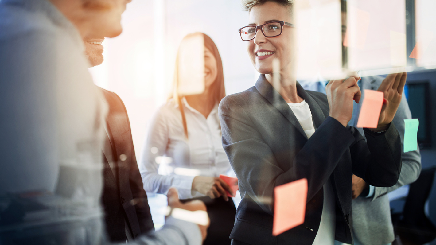 Jakie trendy biznesowe przynosi nam rok 2025? tło