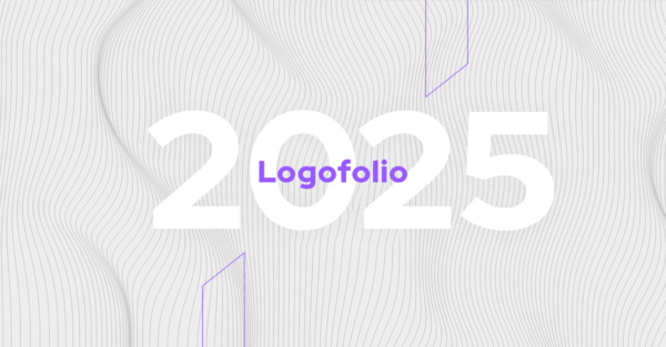 Grafika z napisem ‘2025 Logofolio’ na tle z falistym, monochromatycznym wzorem oraz delikatnymi geometrycznymi liniami