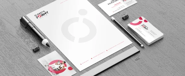prezentacja materiałów reklamowych fitness clubu Planeta Formy
