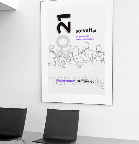 duży plakat solveit.pl na ścianie